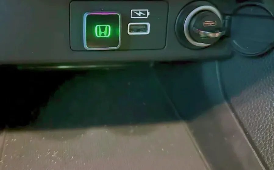 经典老歌车载U盘插上就能直接听，氛围感满满