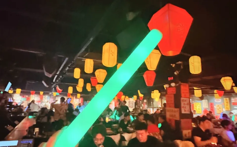 长春夜生活新地标！桂林路民谣酒馆开嗨🎤