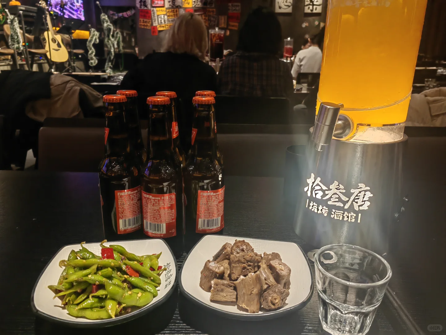 一顿晚餐的时间穿越进民谣的微醺里