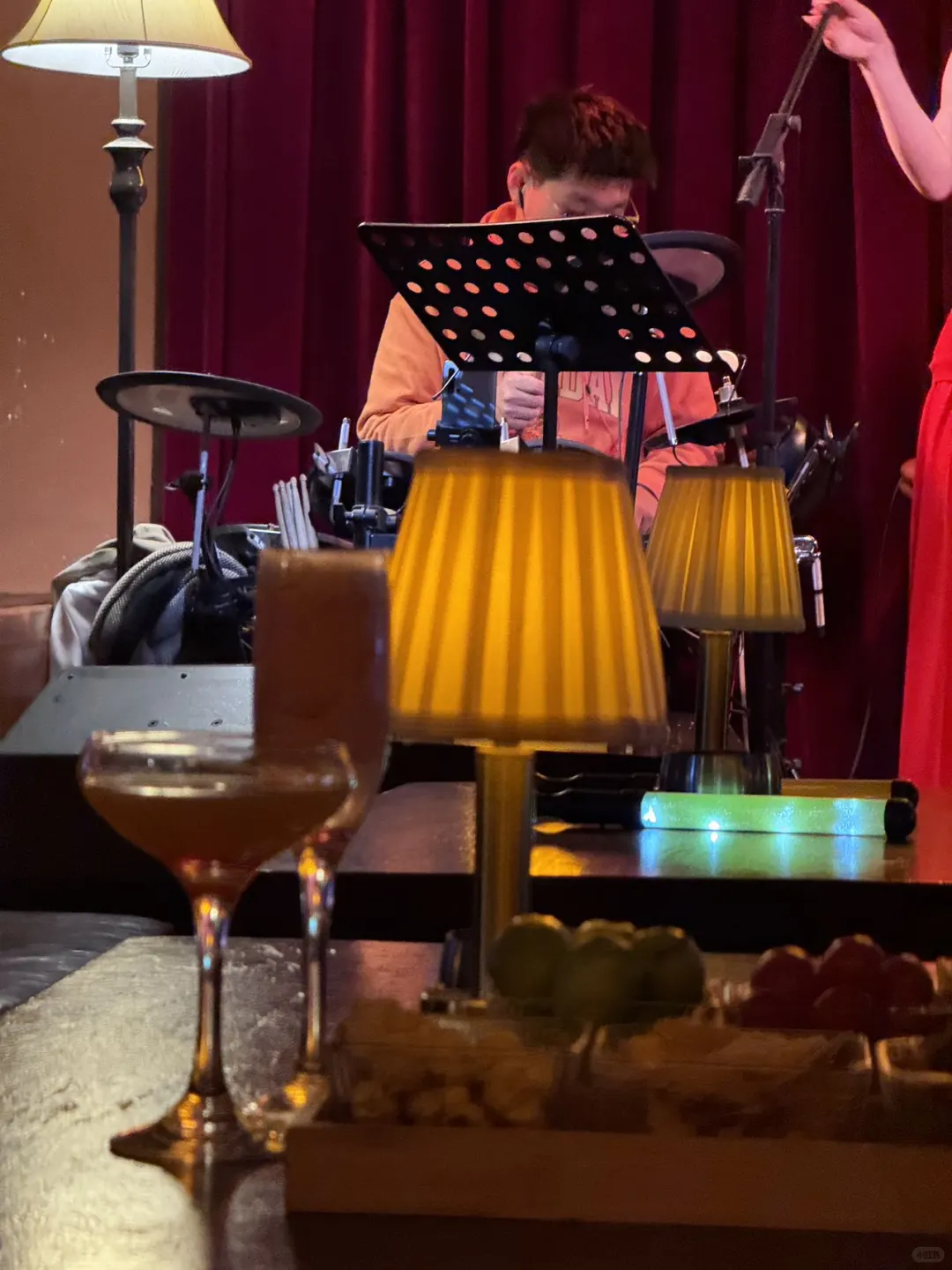 民谣爱好者狂喜🎶野鸽子酒馆的live秀太绝