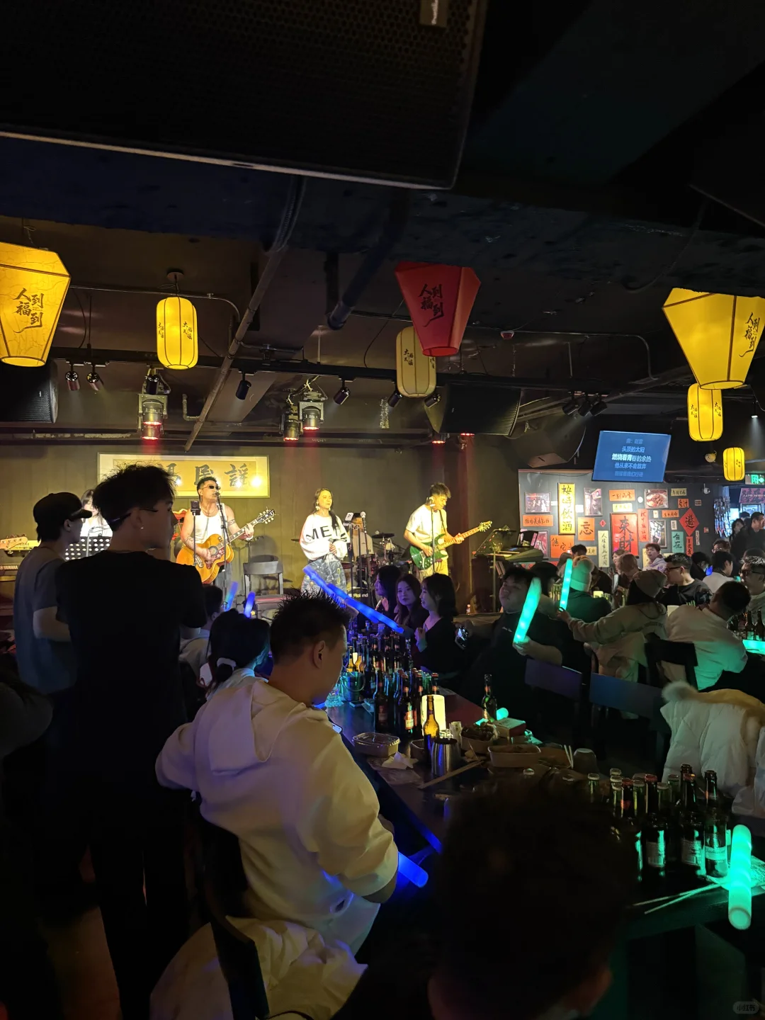 快收藏！氛围感民谣酒馆，拍照喝酒两不误