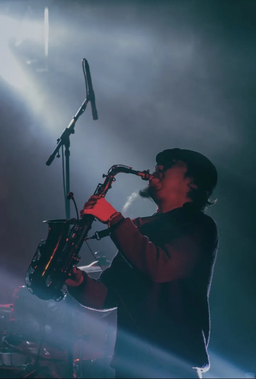 疯医美好药店，后朋与民谣的夜