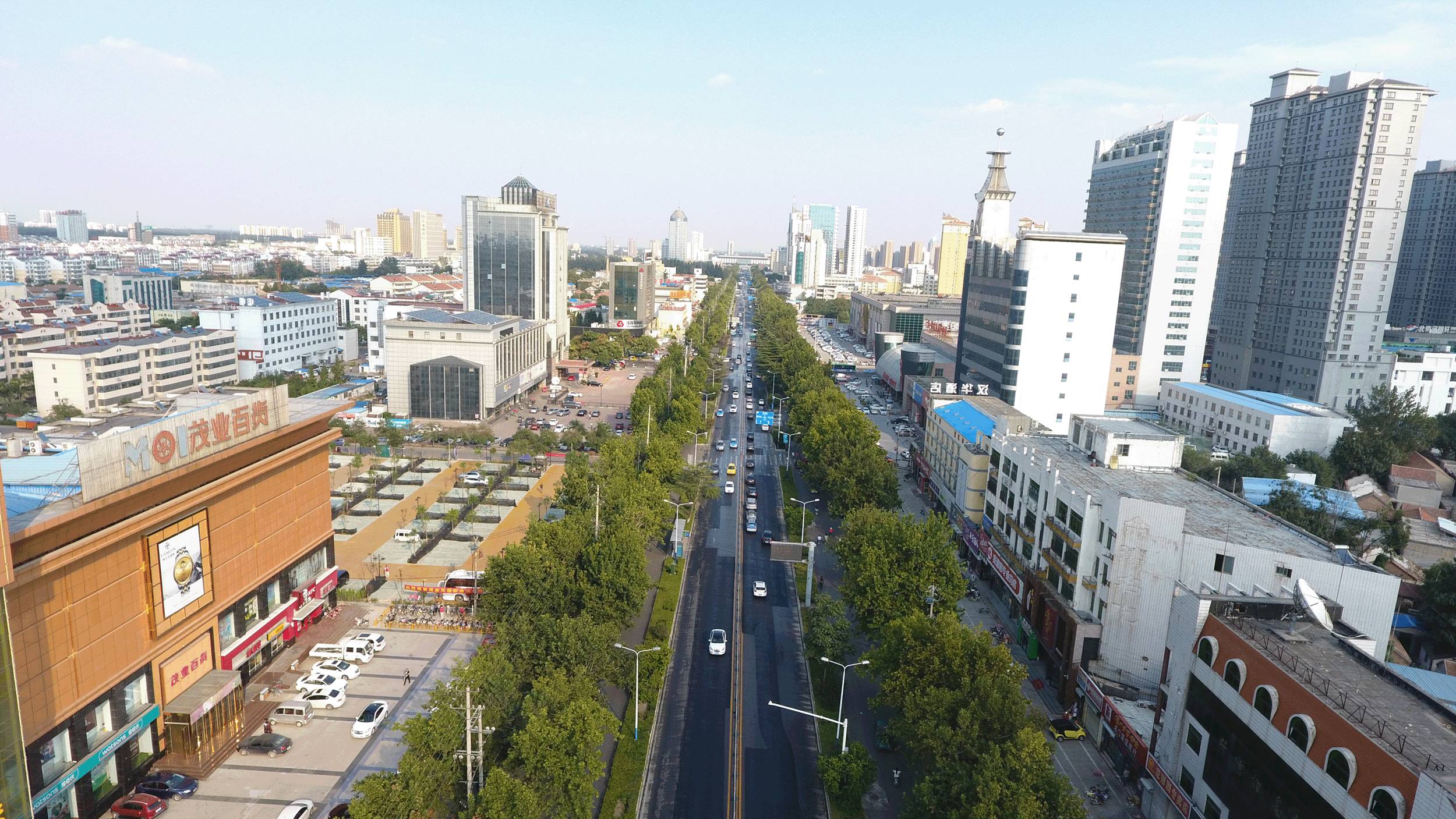 90后小伙唱了一首歌《菏泽》菏泽人哭了,曹县人哭了,巨野人哭了…看完我也哭了