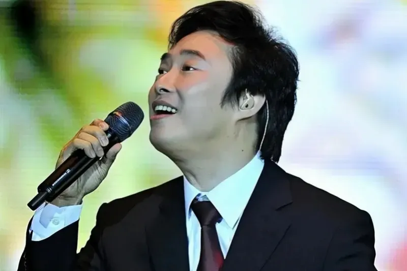 经典老歌丨费玉清《一剪梅》前奏响起满满的回忆