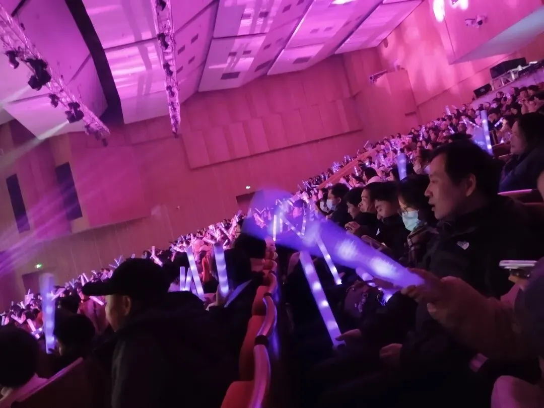 40+的中年人合唱老歌:原来我们不是爱听老歌,是爱 “当年的自己”