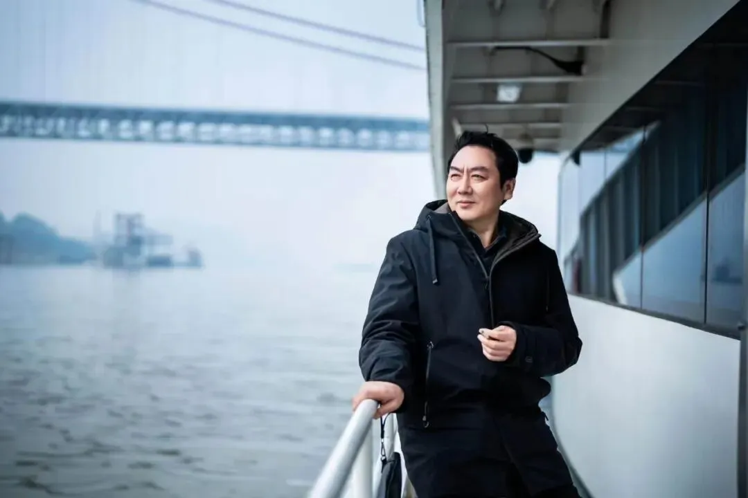 原创歌曲《为你歌唱》:捧出衷肠,礼赞时代