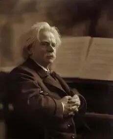 歌曲《索尔维格之歌》的伴奏织体分析