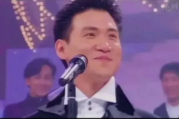 经典老歌:张学友《只想一生跟你走》酒杯太浅敬不了来日方长,巷子太深愿走到地老天荒!