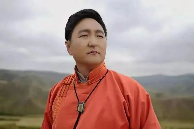 经典老歌丨呼斯楞《醉乡》悠扬的歌声,醉人心扉