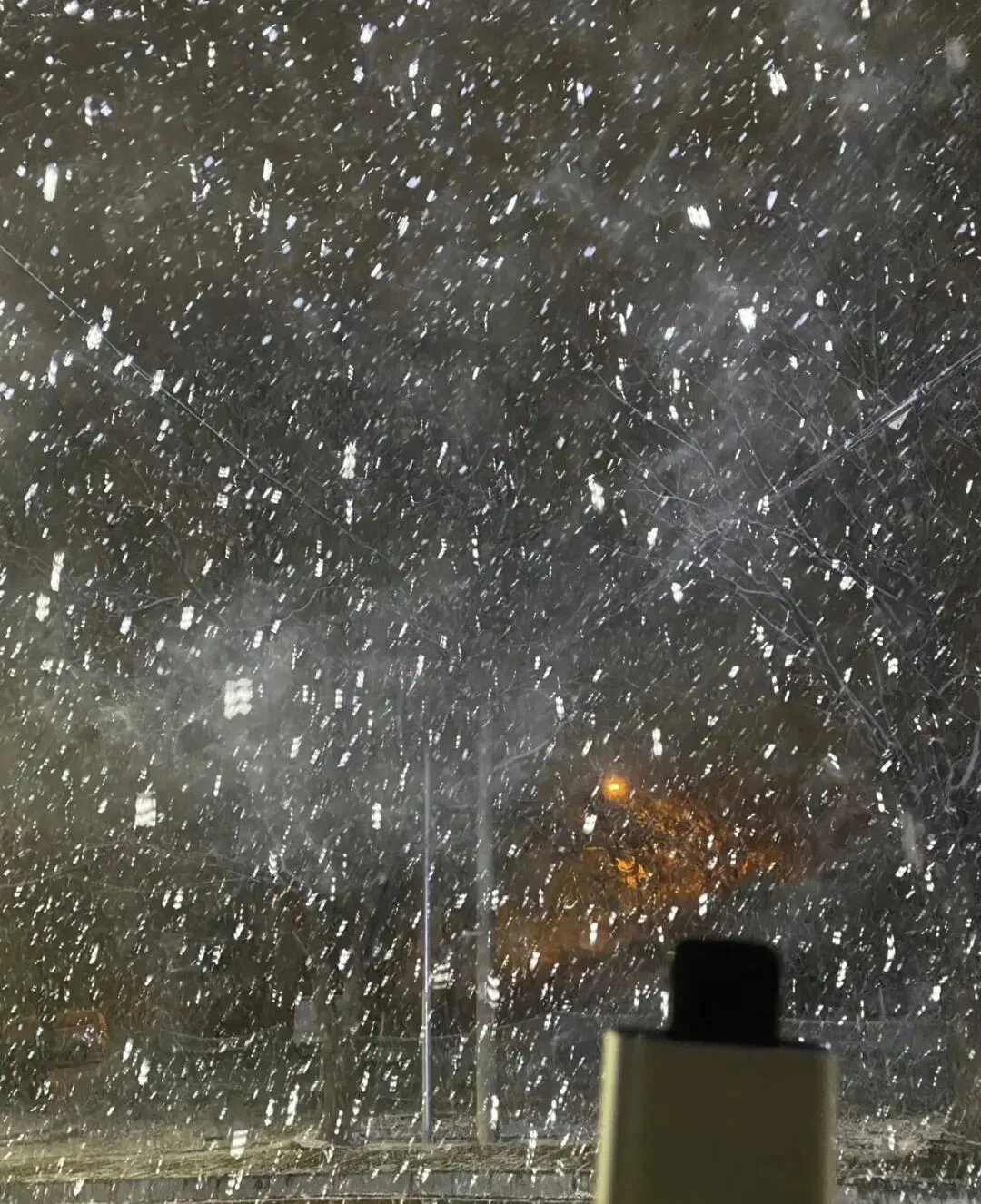 “再唱不出那样的歌曲,听到都会红着脸躲避”