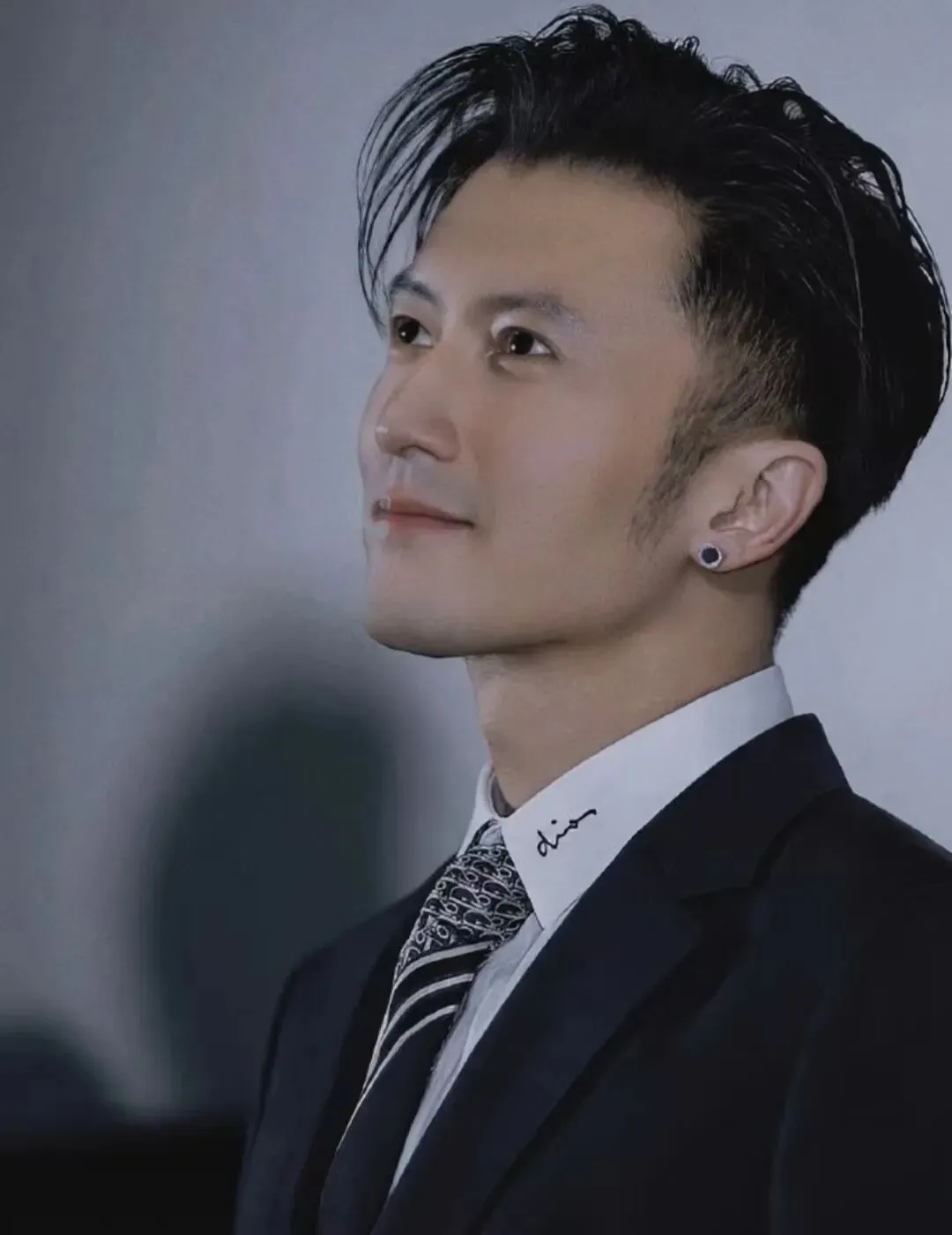 全能偶像谢霆锋│从影视歌三栖明星到大厨,他凭什么能持续成功?