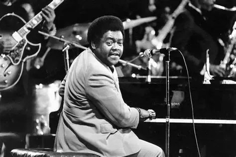 《滚石》杂志500首最伟大的歌曲排名431位 Fats Domino - Ain't That A Shame