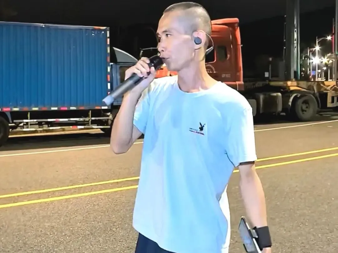 这首歌我练了100遍终于唱对了