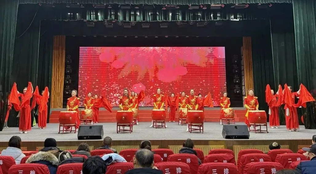 百姓艺术展风采 载歌载舞迎新春