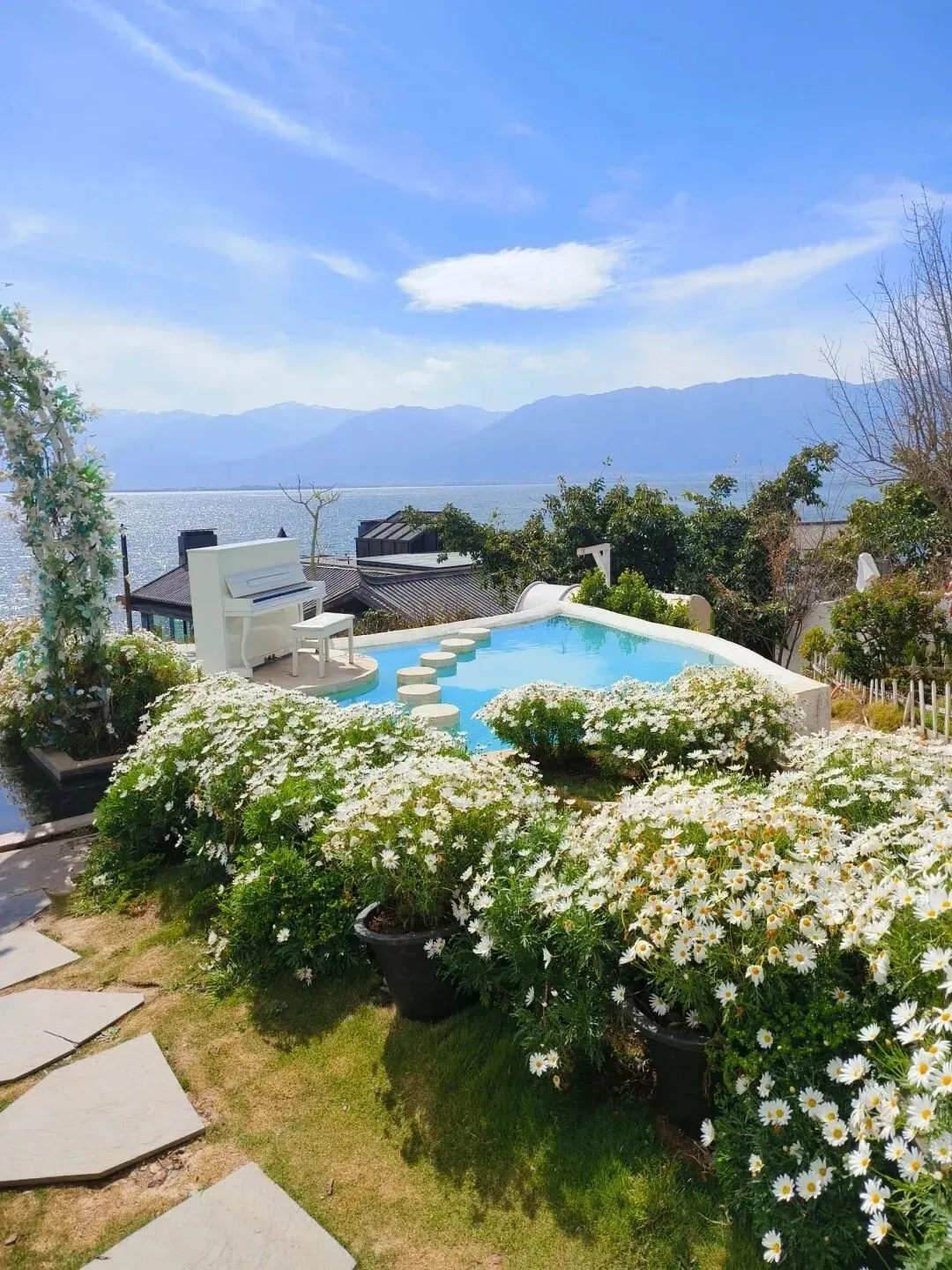 大理日记|双廊的咖啡馆里放着老歌,听得我眼角微微湿润