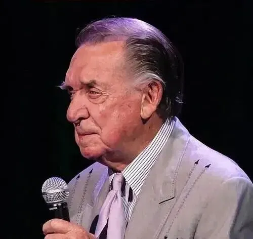 欧美经典老歌 :《For The Good Times》美好时光