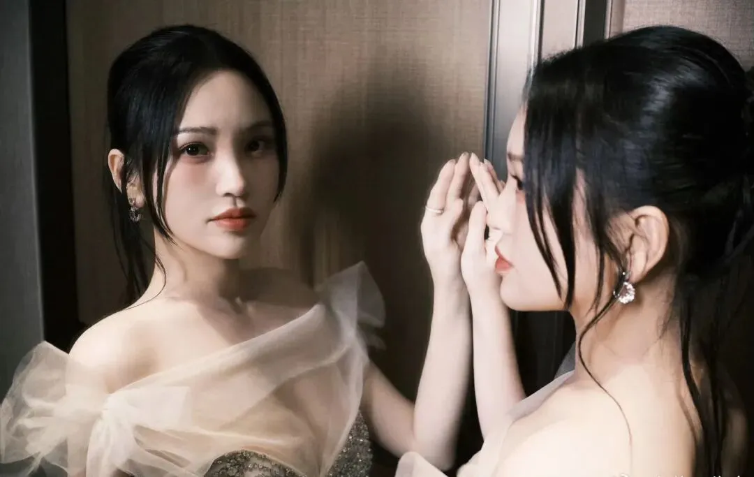 靠三首歌月入几百万,是过气吃老本还是精准印钞?