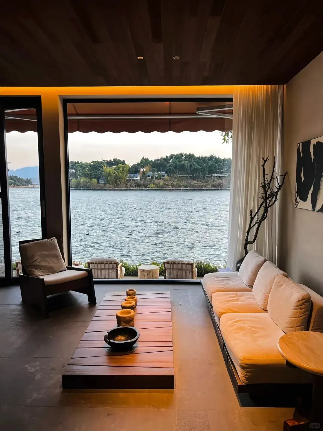 大理日记|双廊的咖啡馆里放着老歌,每一首都在唱着离别