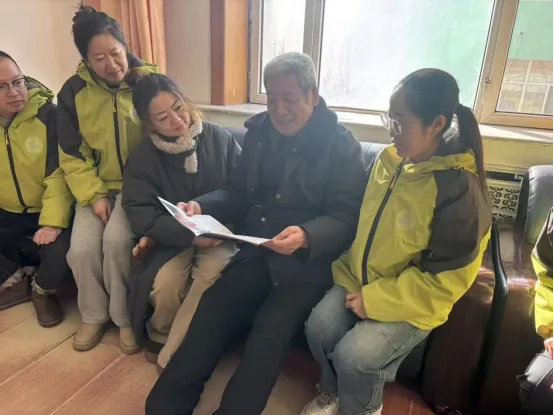 【文明实践四季如歌】虎林市中心街道中心社区开展“红色润民心 老兵精神代代传”红色教育活动