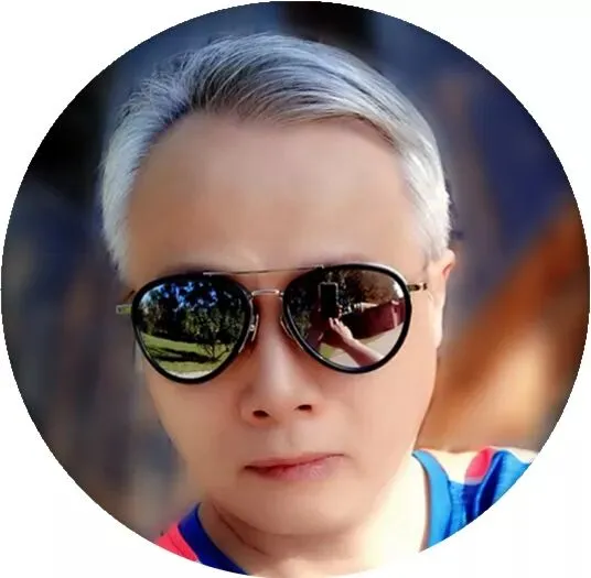 我爱我歌:路上走着的少女