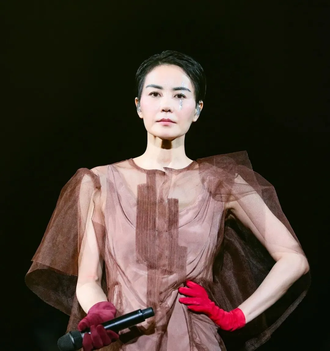 揭密!王菲明天春晚献唱的歌曲出自北大一对情侣,歌是这么唱的→