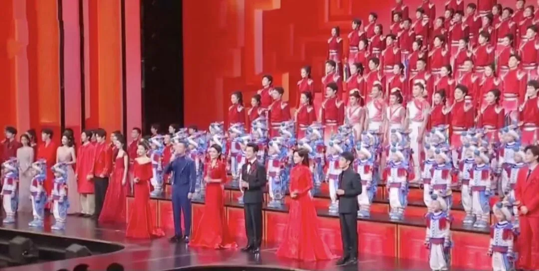 2026央视春晚节目泄密:王菲歌曲提前爆火,彩排照流出,一神秘女子缺席,真相曝光