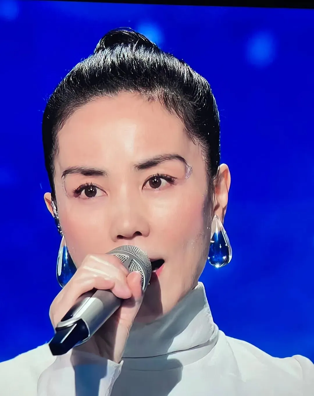 王菲歌曲《你我经历的一刻》表达什么?