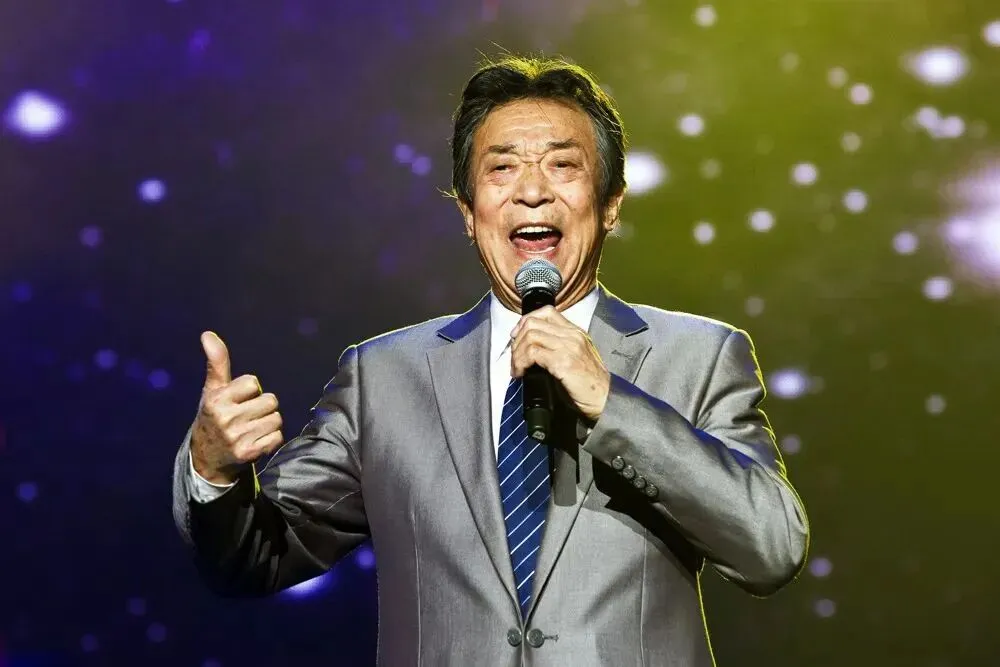 中国10大男高音歌唱家耳熟能详的50首歌曲,堪称一代人的音乐记忆,你熟悉哪一位哪一首?