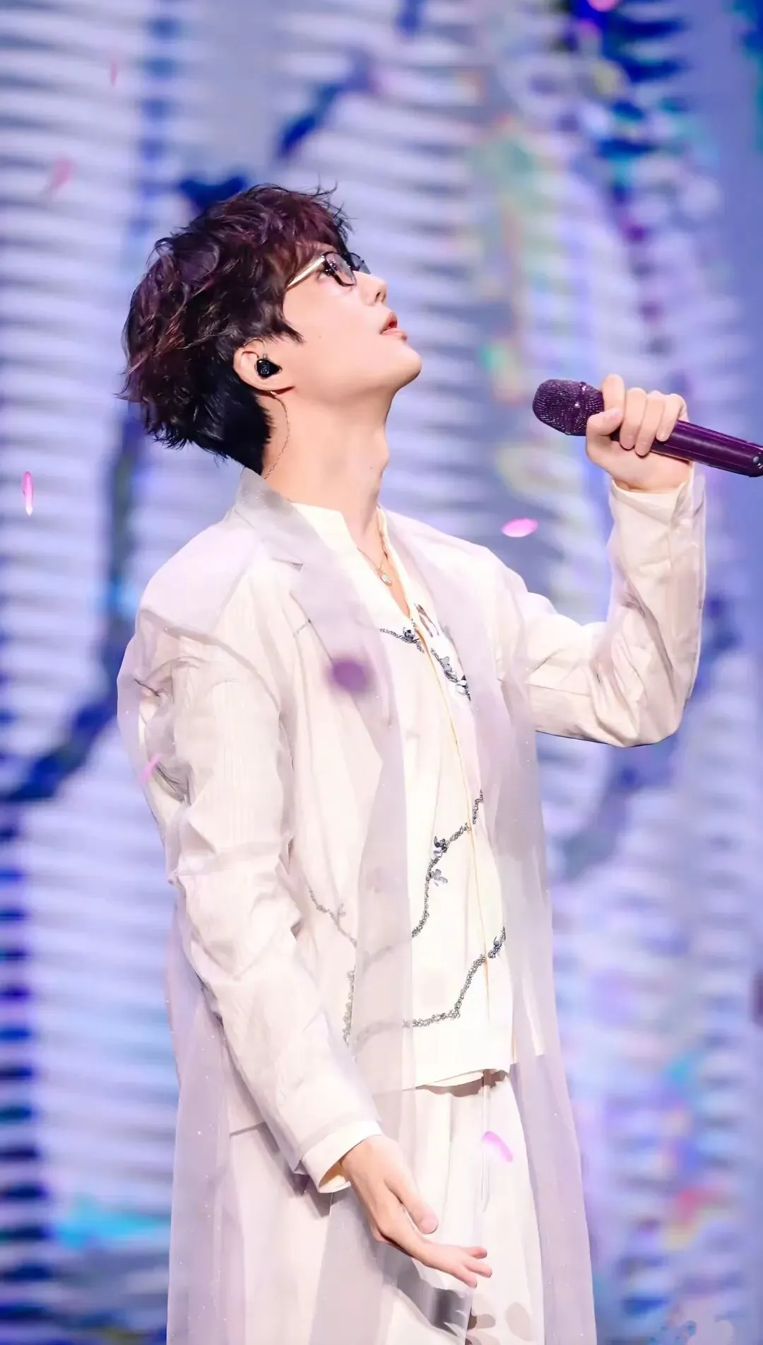 许嵩歌曲里的乡愁,陪伴大家的回城路