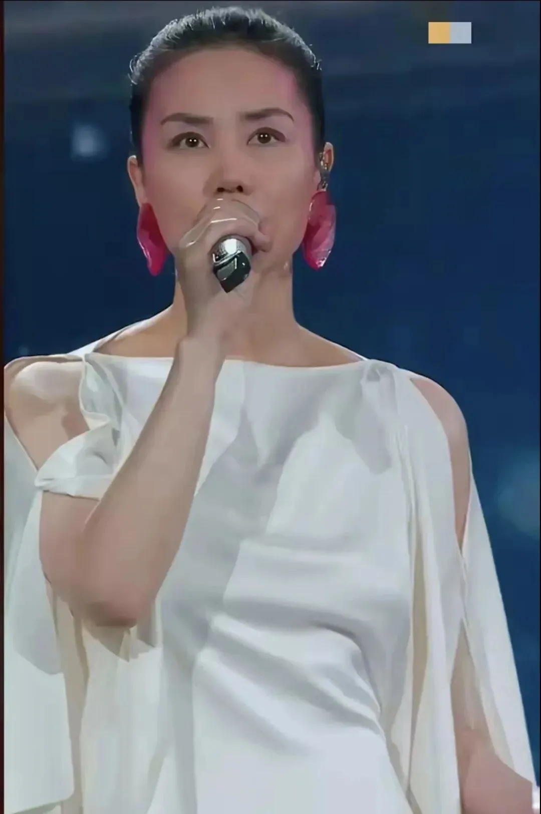 王菲最治愈的三首歌 文/祁蓉