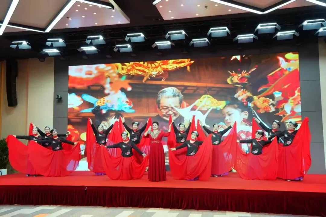 我和民星春晚的故事:歌为媒舞为翼,银龄芳华绽放舞台