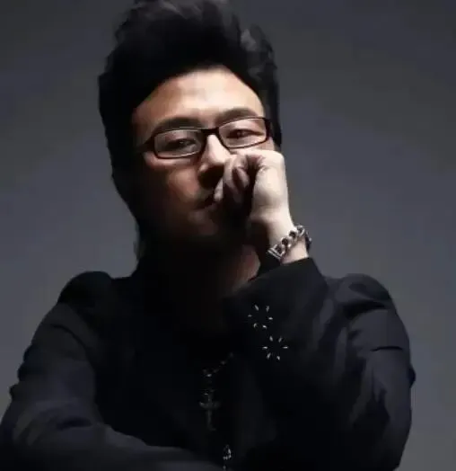 《六千块,一首歌,两个走投无路的人》