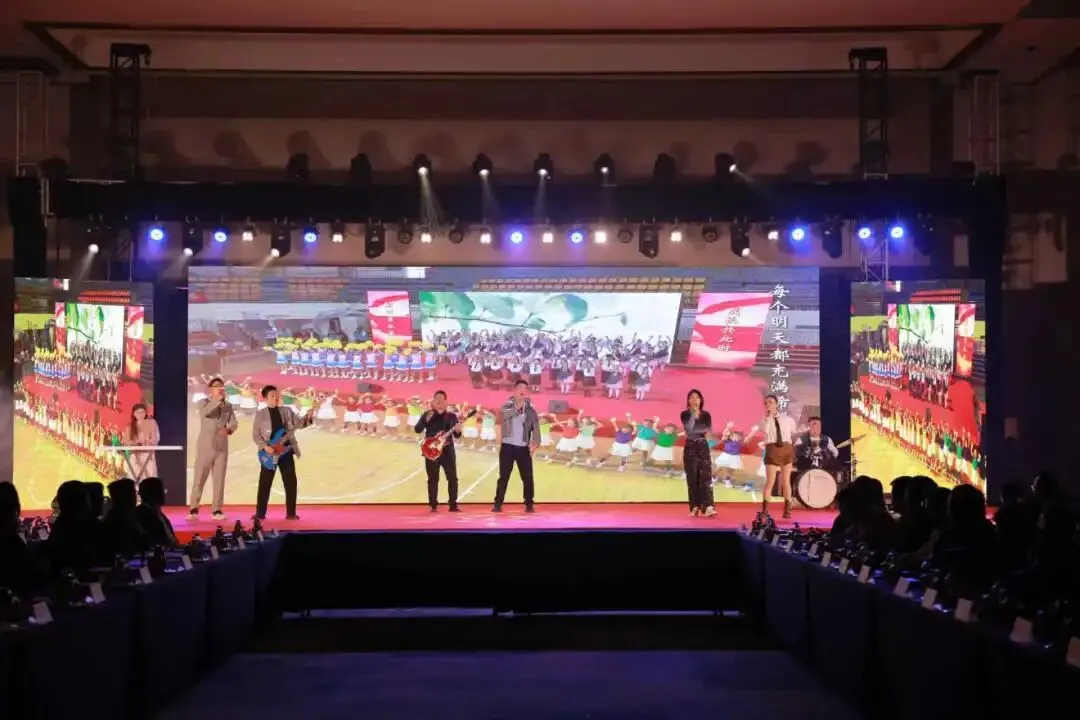 原创歌曲《我家莱西》唱响全市企业家座谈会