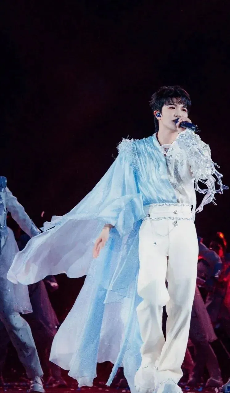 周深的歌曲《和光同春》,又纳入了音乐教材