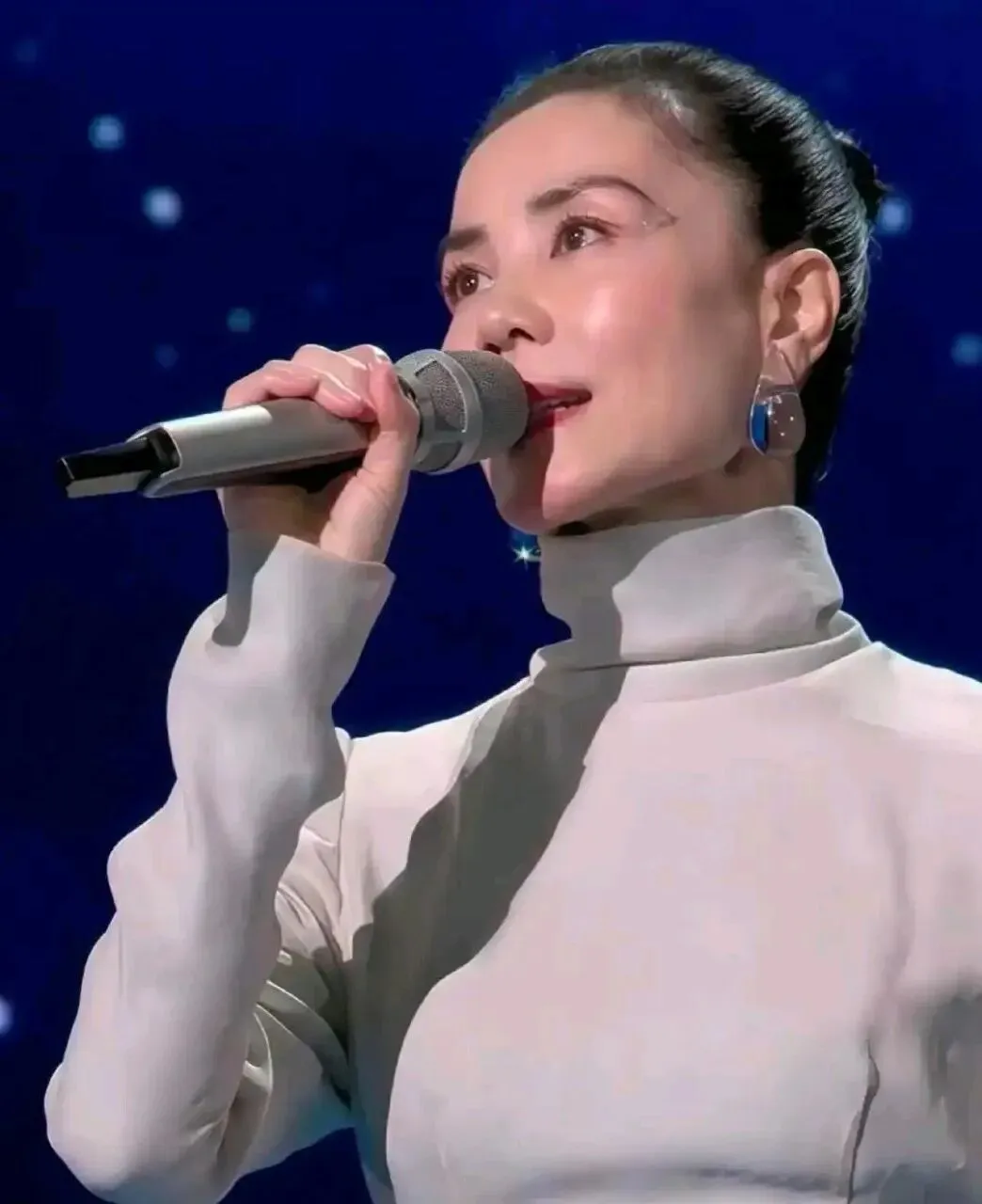 喊话王菲,请你在央视春晚上选好歌曲