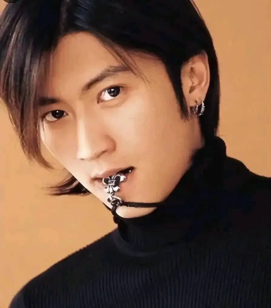 三十年爱恋长歌:成年人清醒偏爱的深情密码