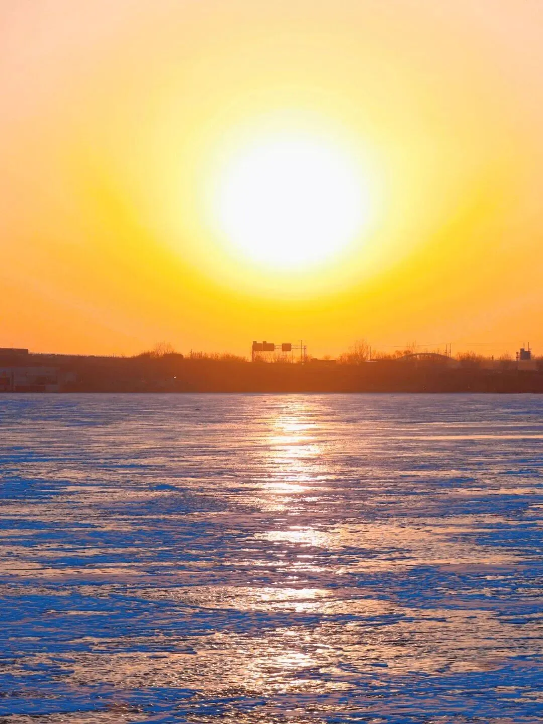 地铁直达!歌曲《一路生花》“海上的晚霞像年少的画”这句歌词在沈阳有了现实版!