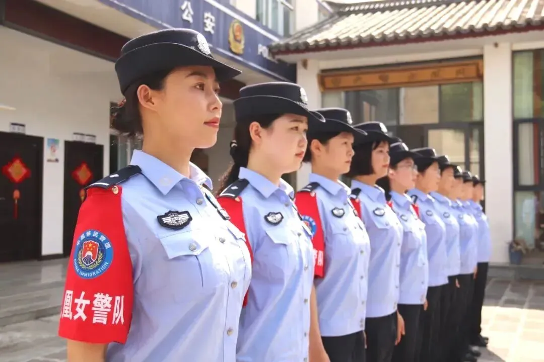 歌曲《向着光》,看不一样的边境女警