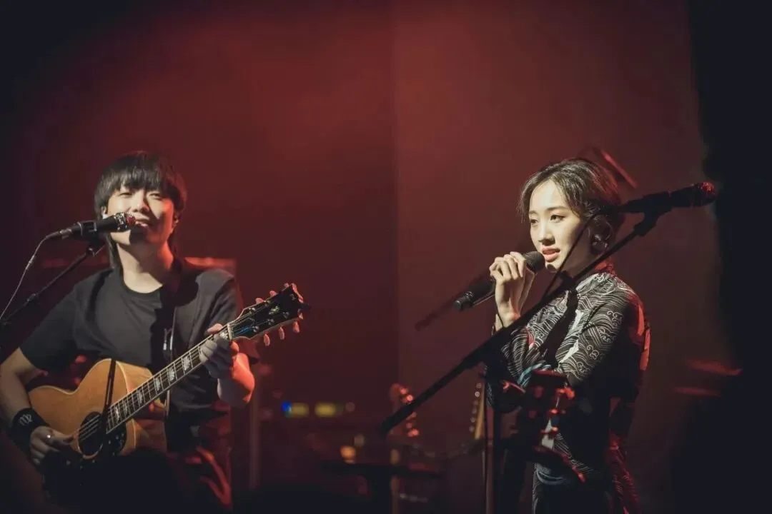 推荐一首很惊艳的歌:原谅歌