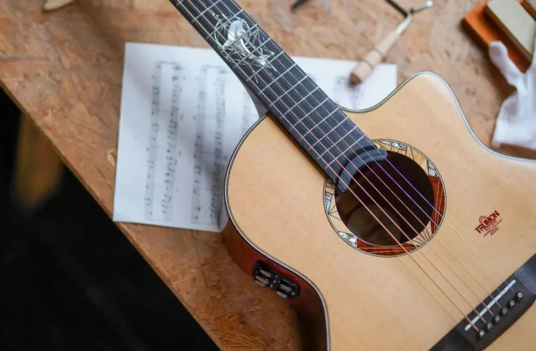 10首前奏一响就破防的歌曲(附吉他谱),这些歌曲的间奏尾奏才是真正的杀招