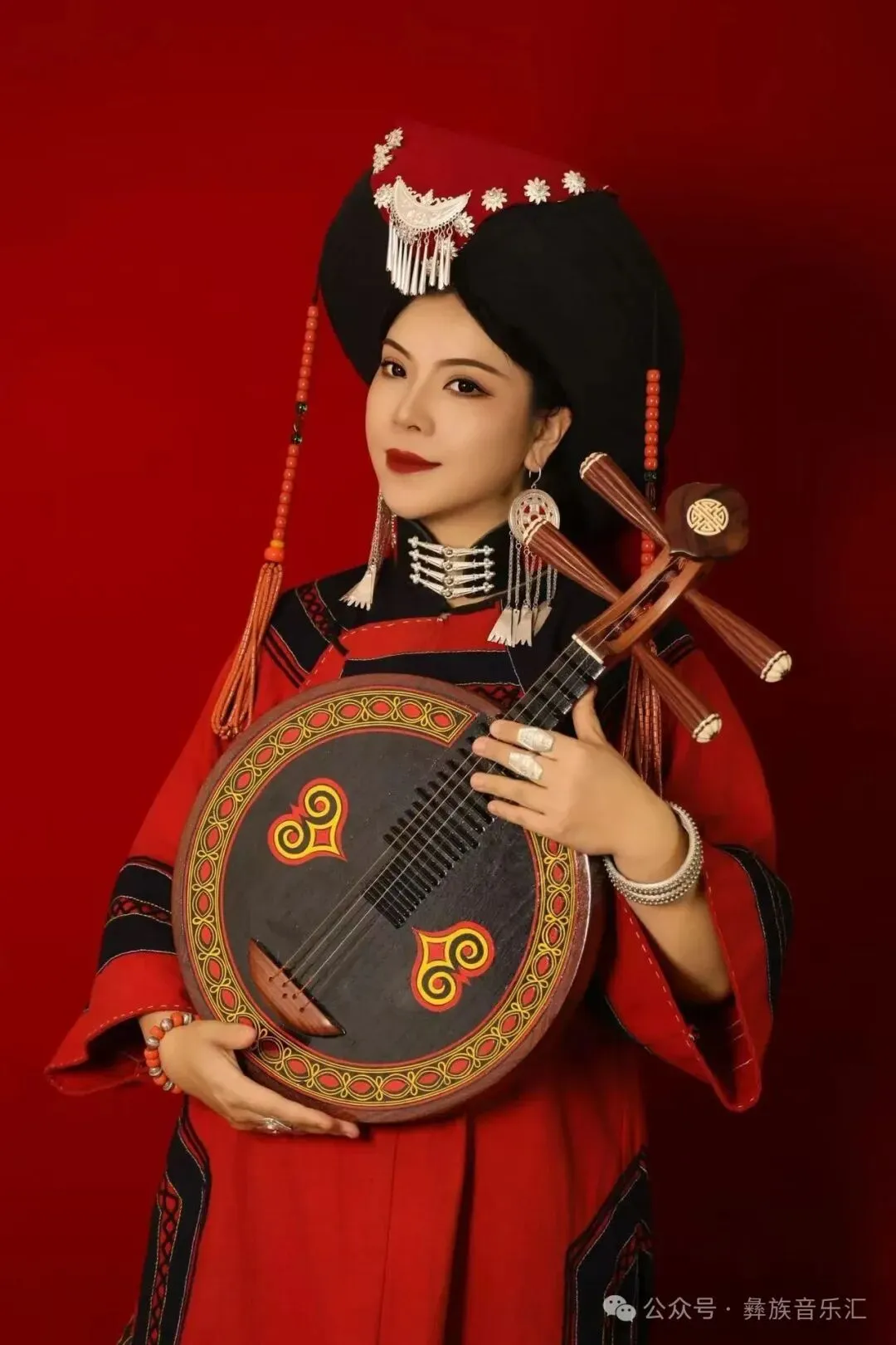 【彝族歌曲】曲比白露《火把节的火把》