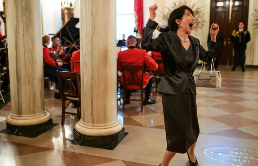 高市访美载歌载舞被嘲?别被骗了!她用“丢人”换来了特朗普一句话,日本正悄悄复制以色列模式