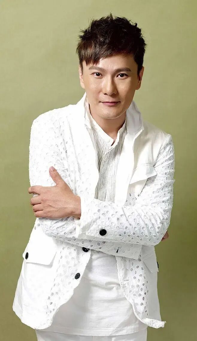 爱过的老歌,你能记得的有几首(58)|张信哲:那个用清澈嗓音,唱尽世间痴情的“情歌王子”