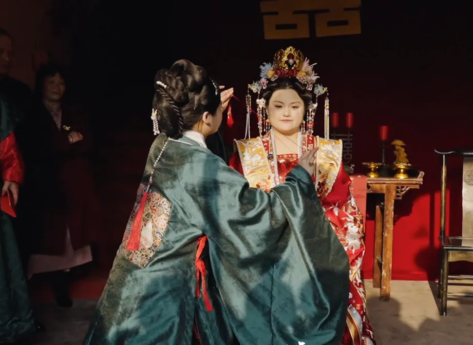 歌起堂前,情绕心间,广安嫁女的温柔仪式,藏着千年民俗的暖意.