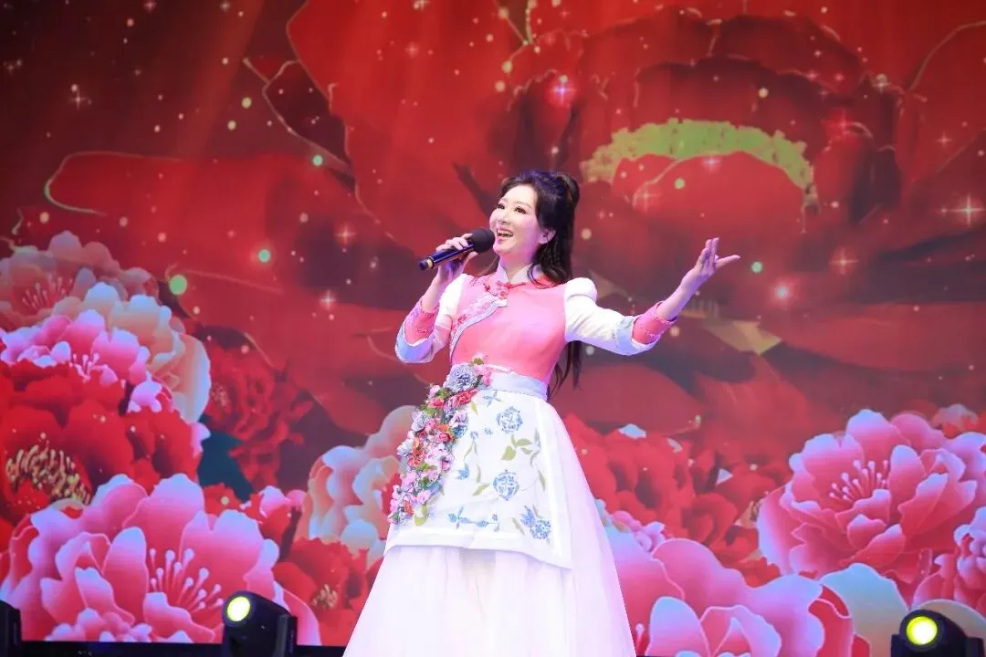 戏韵飘香歌嘹亮,这场惠民演出,暖了群众心窝窝