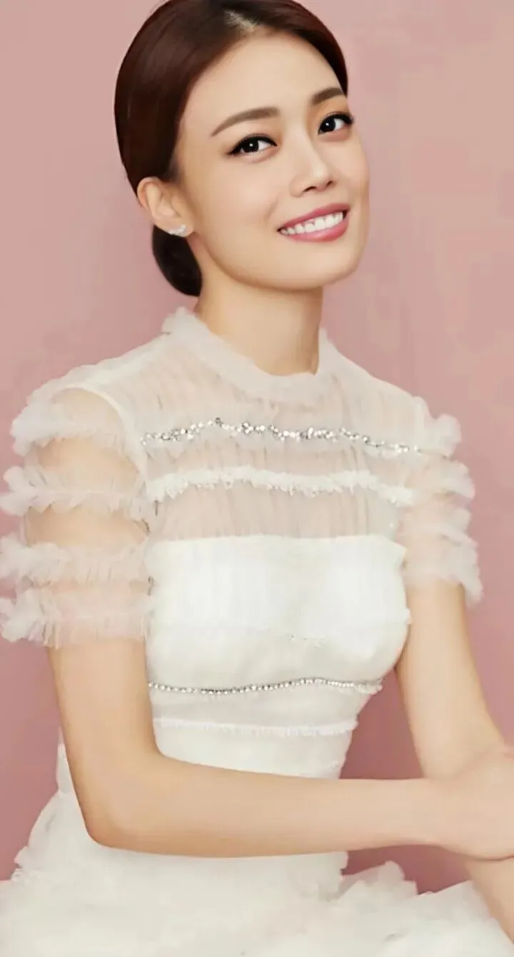 特别的歌给特别的你|容祖儿:从“不漂亮”被解约到乐坛天后,她用23年唱出最骄傲的女孩