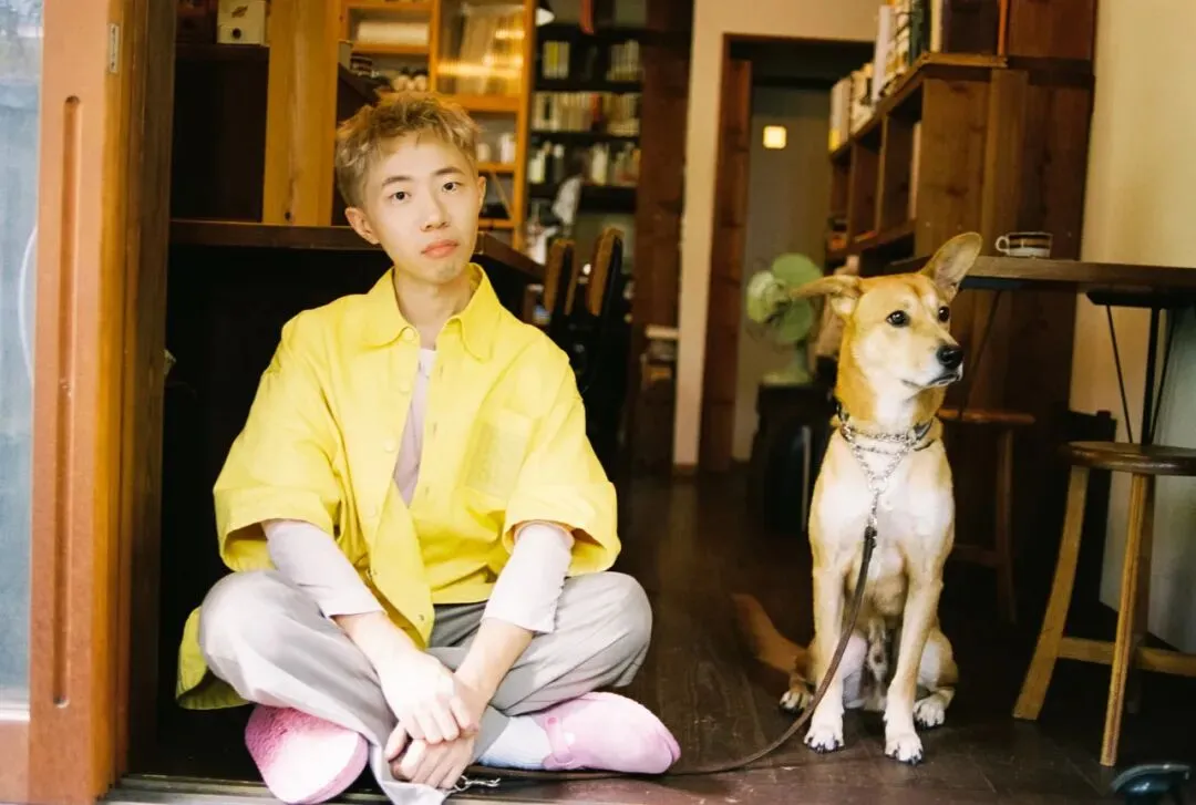 郑兴:用一首歌的时间,接住你所有没说出口的情绪