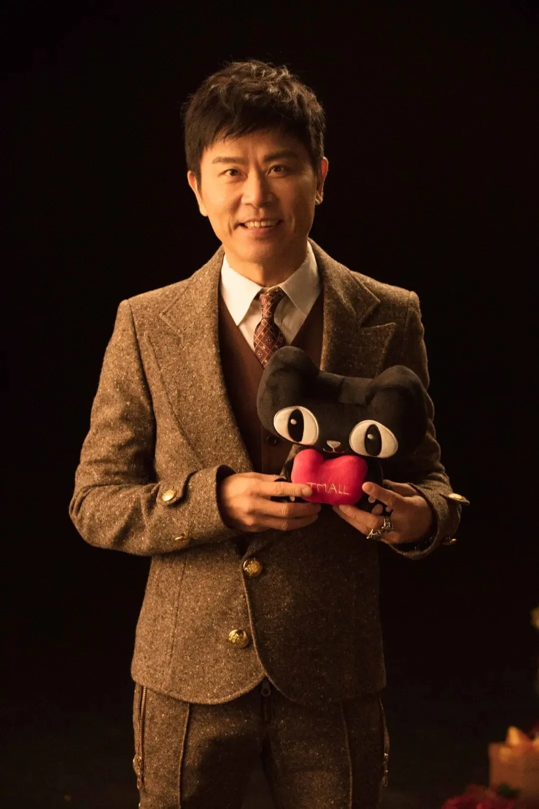 爱过的老歌,你能记得的有几首(60)|伍思凯:那个五次提名终封王的“音乐顽童”,用《特别的爱》唱醉了一个时代