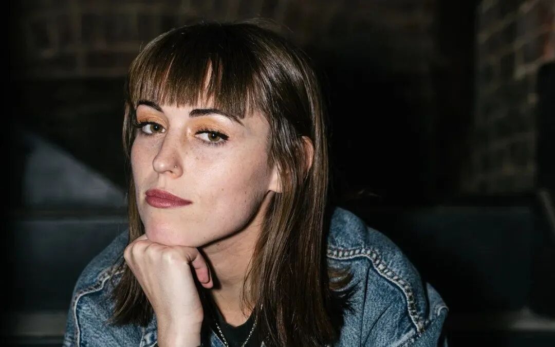 当你听到这首歌时,你想起了谁?经典英文歌《Dancing With Your Ghost》