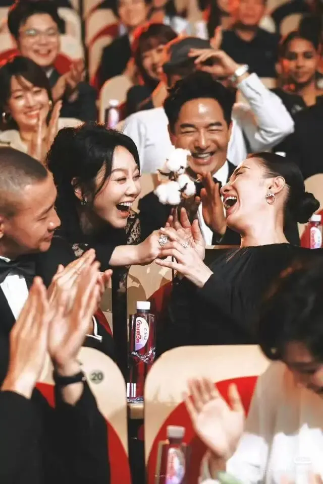 为什么现在影视歌模主脱(口秀)“中女”当道?